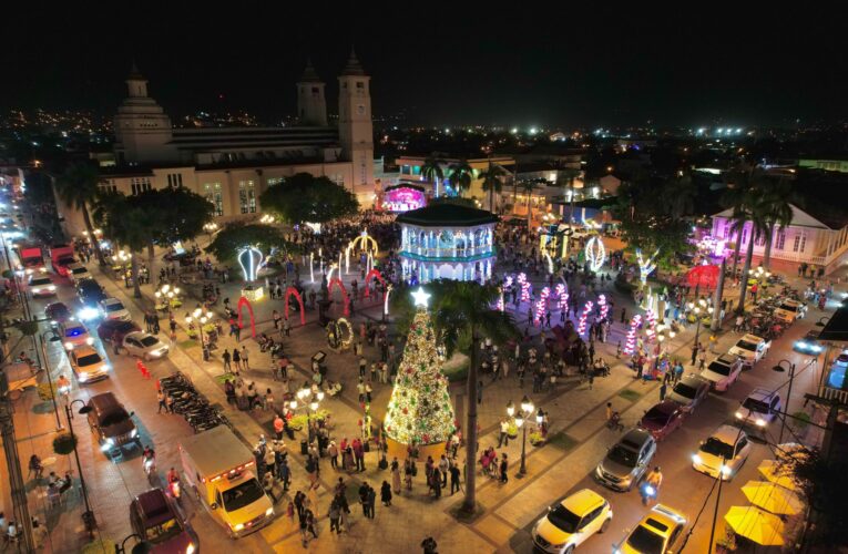 Roberto Ángel inicia programa «Parques de Navidad» en Puerto Plata