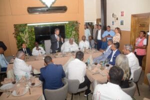 Leonel y Peña Guaba encabezan almuerzo con aliados